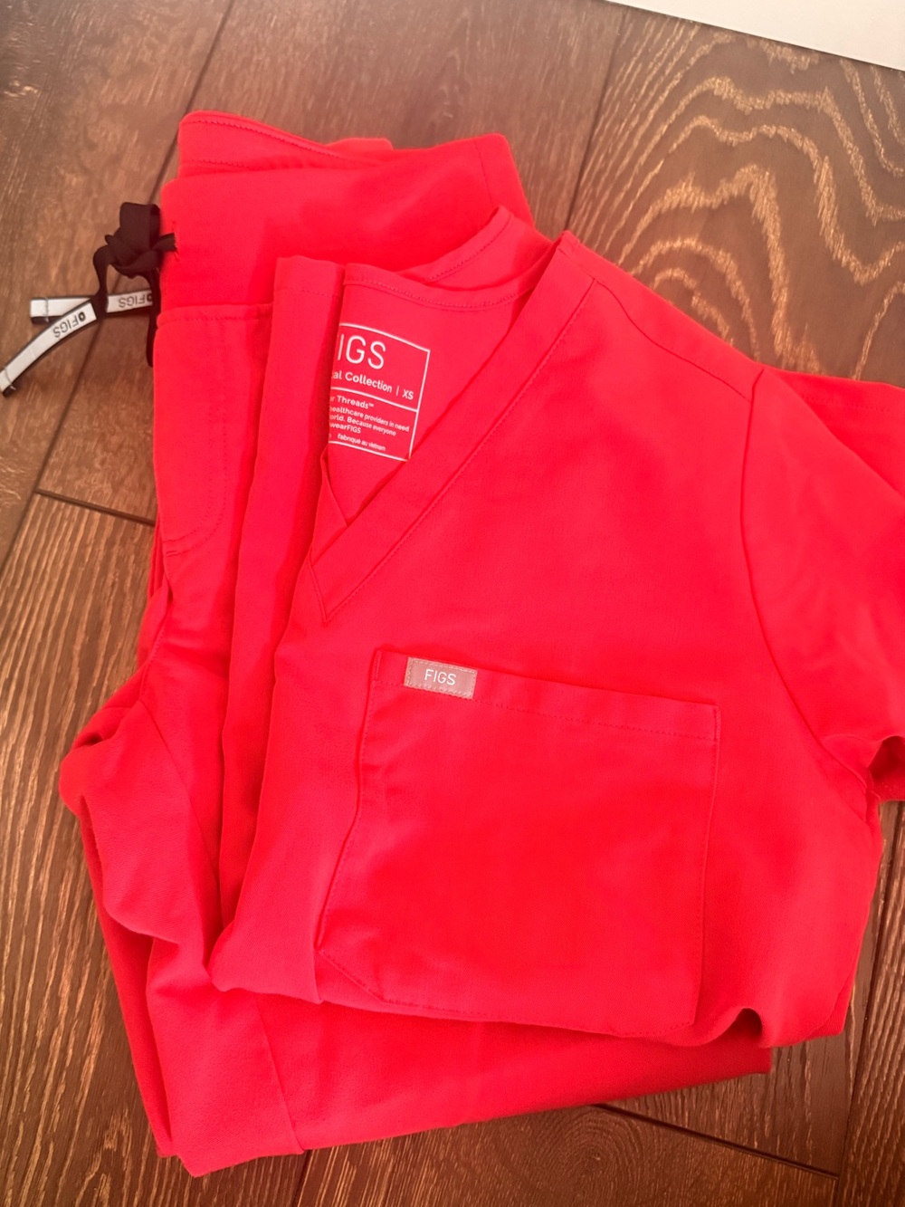 FIGS scrubs set